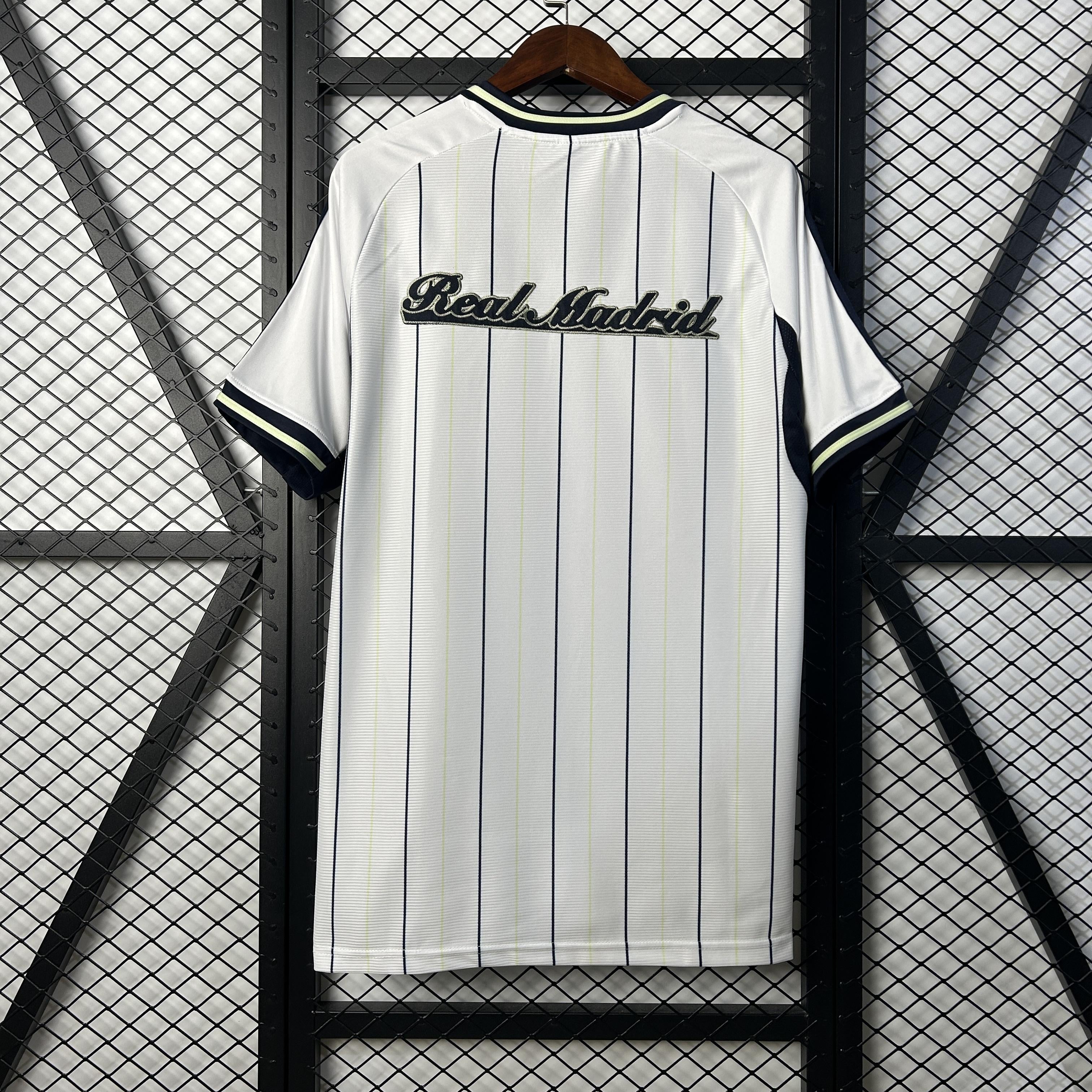 Camisa Real Madrid Edição Especial US 25/26 - Branca