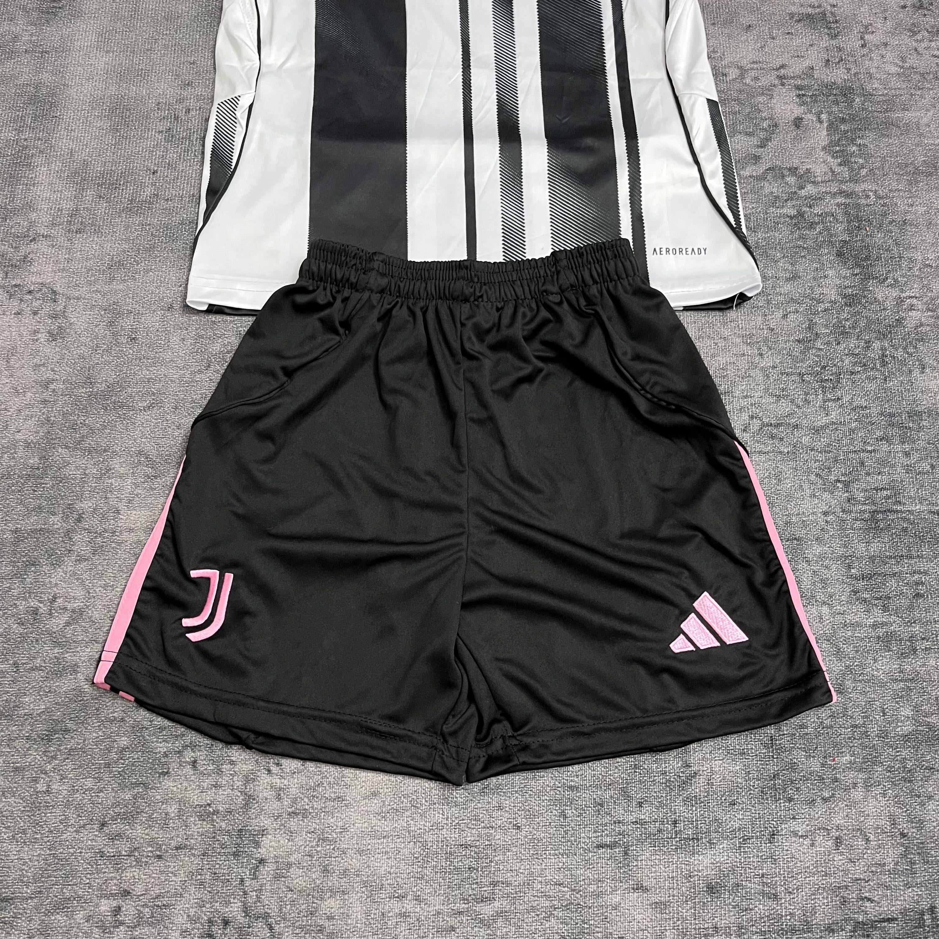 Conjunto Infantil Juventus Titular 25/26 - Preto e Rosa