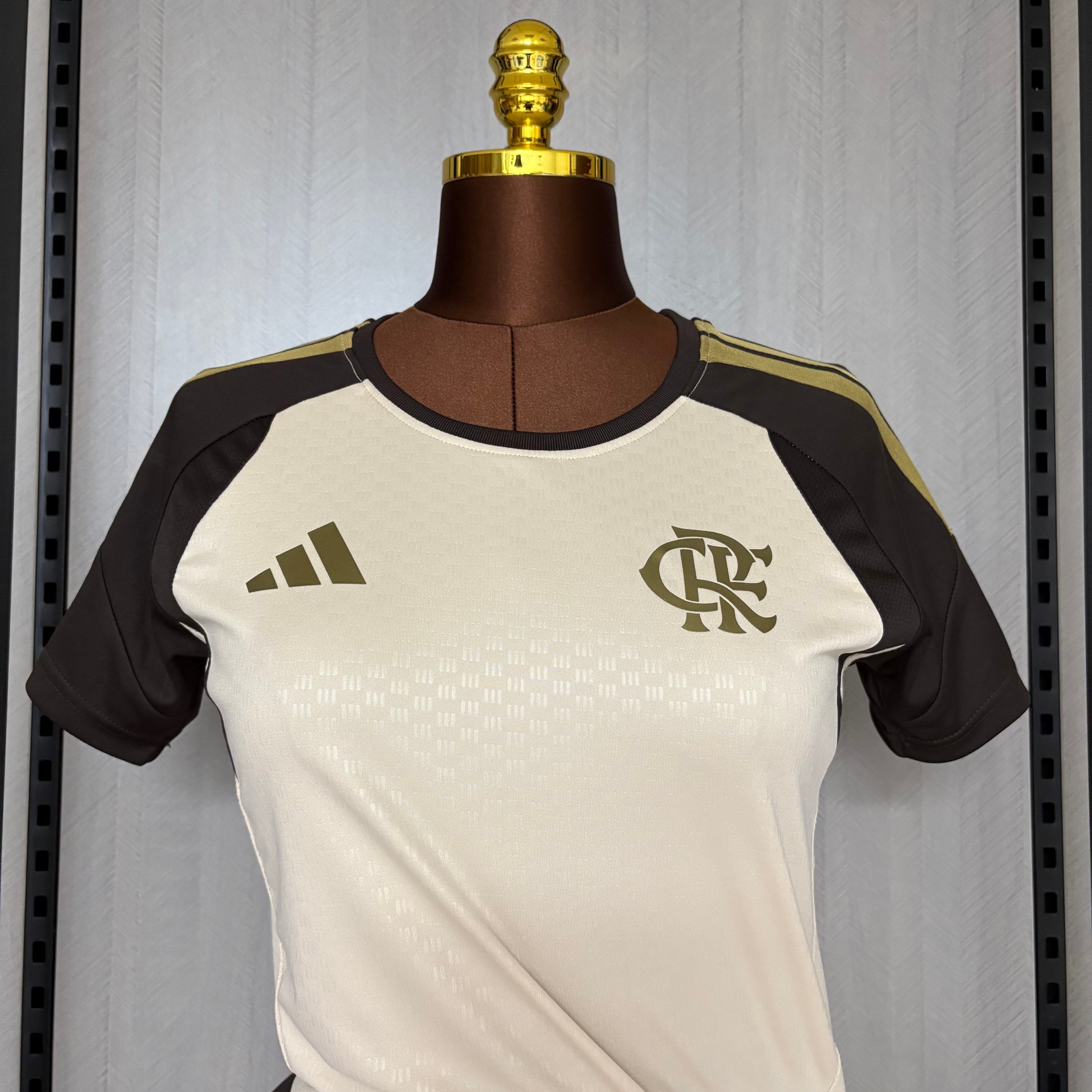 Camisa Flamengo Treino Comissão 2026 - Feminina Bege