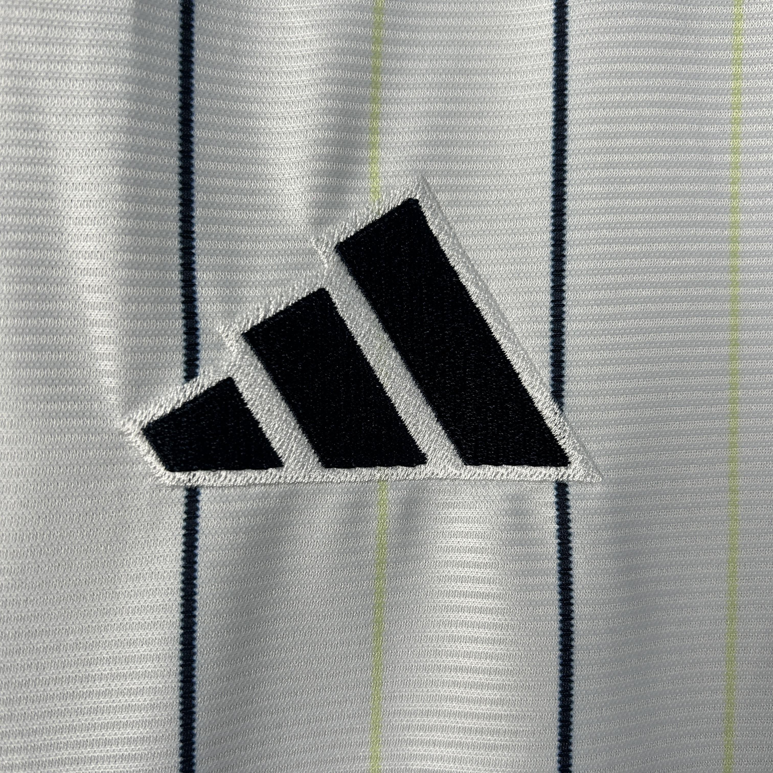 Camisa Real Madrid Edição Especial US 25/26 - Branca