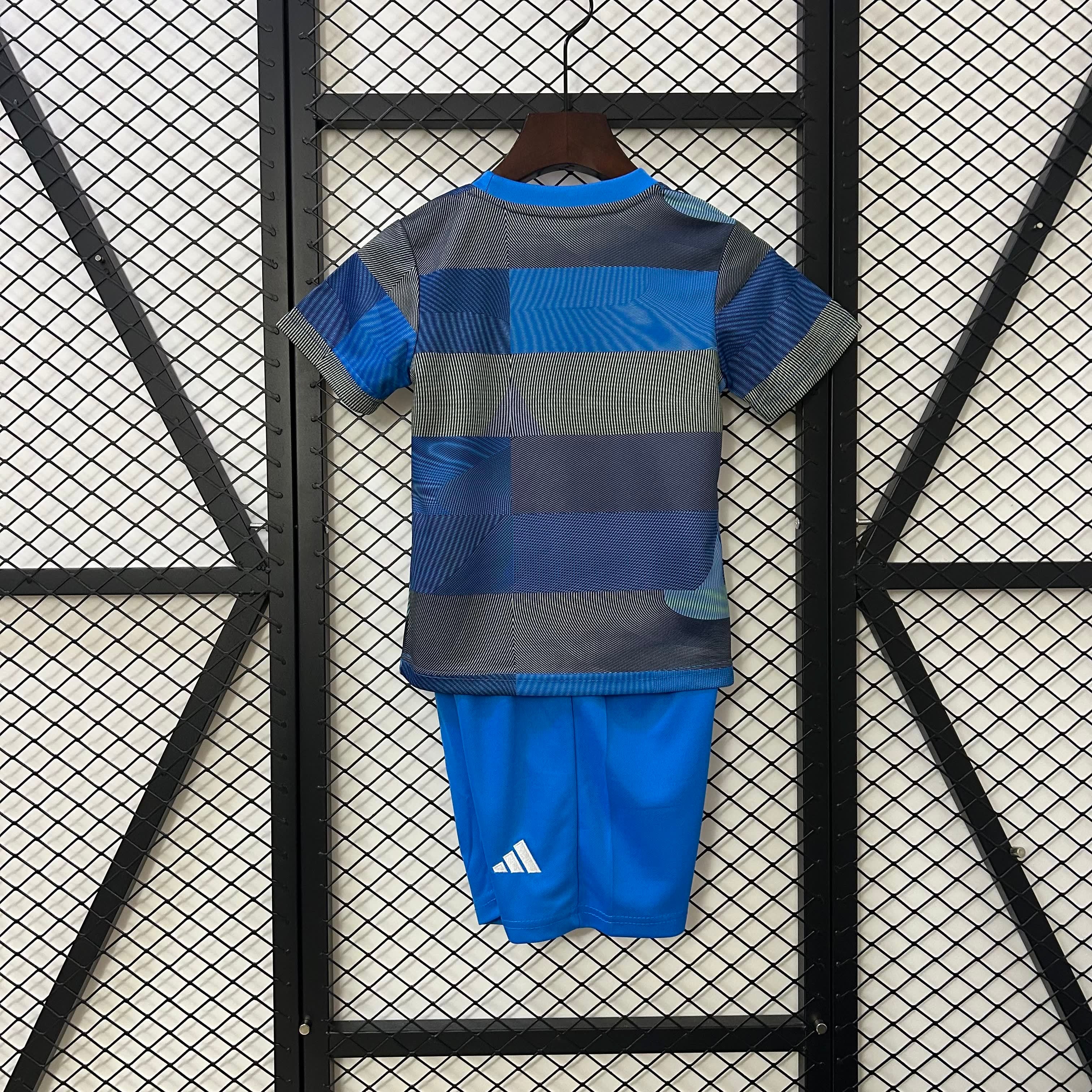 Conjunto Infantil Real Madrid Away 25/26